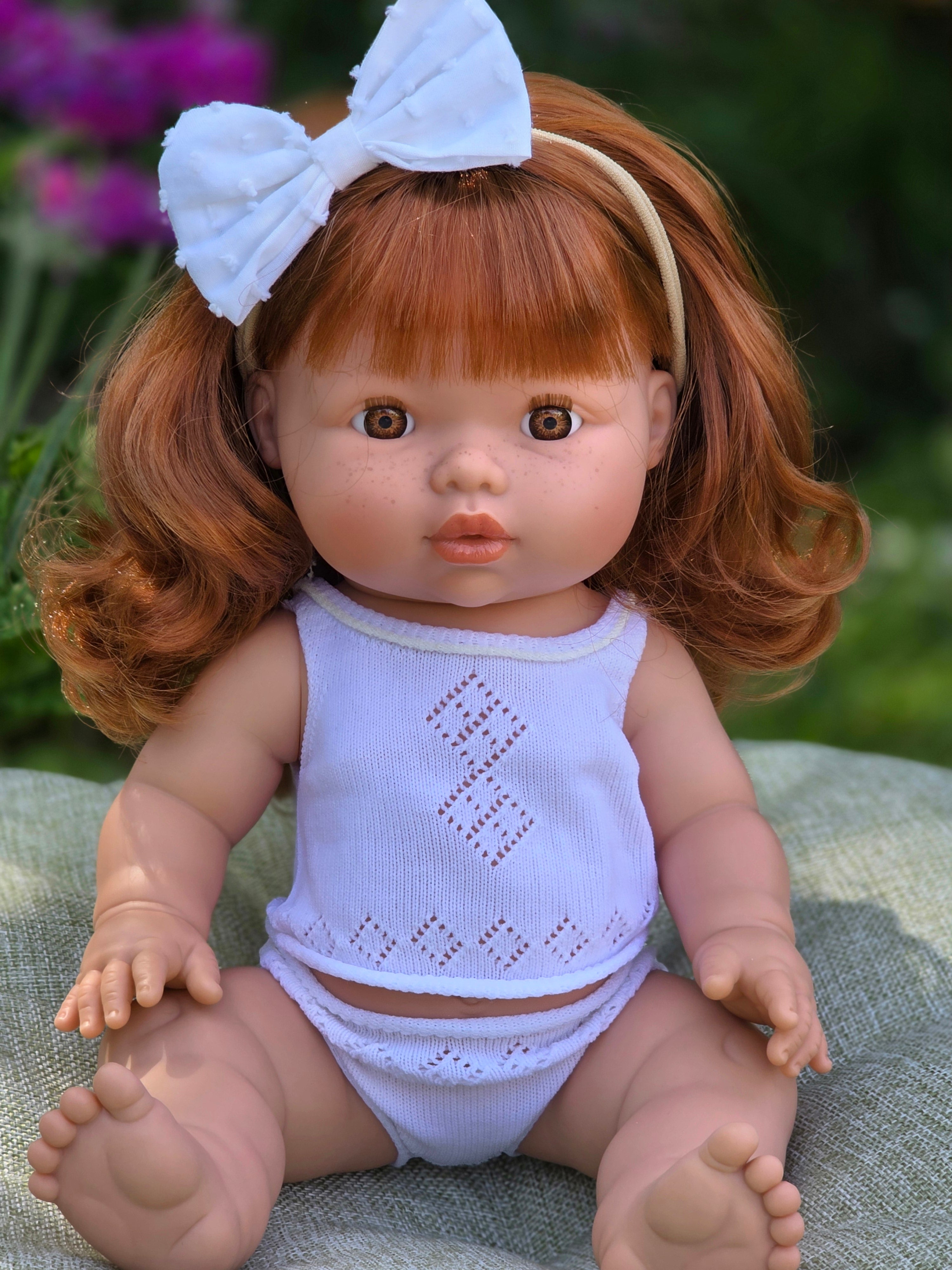 Mini Colettos, Sophia (Redhead Girl with Brown Eyes)