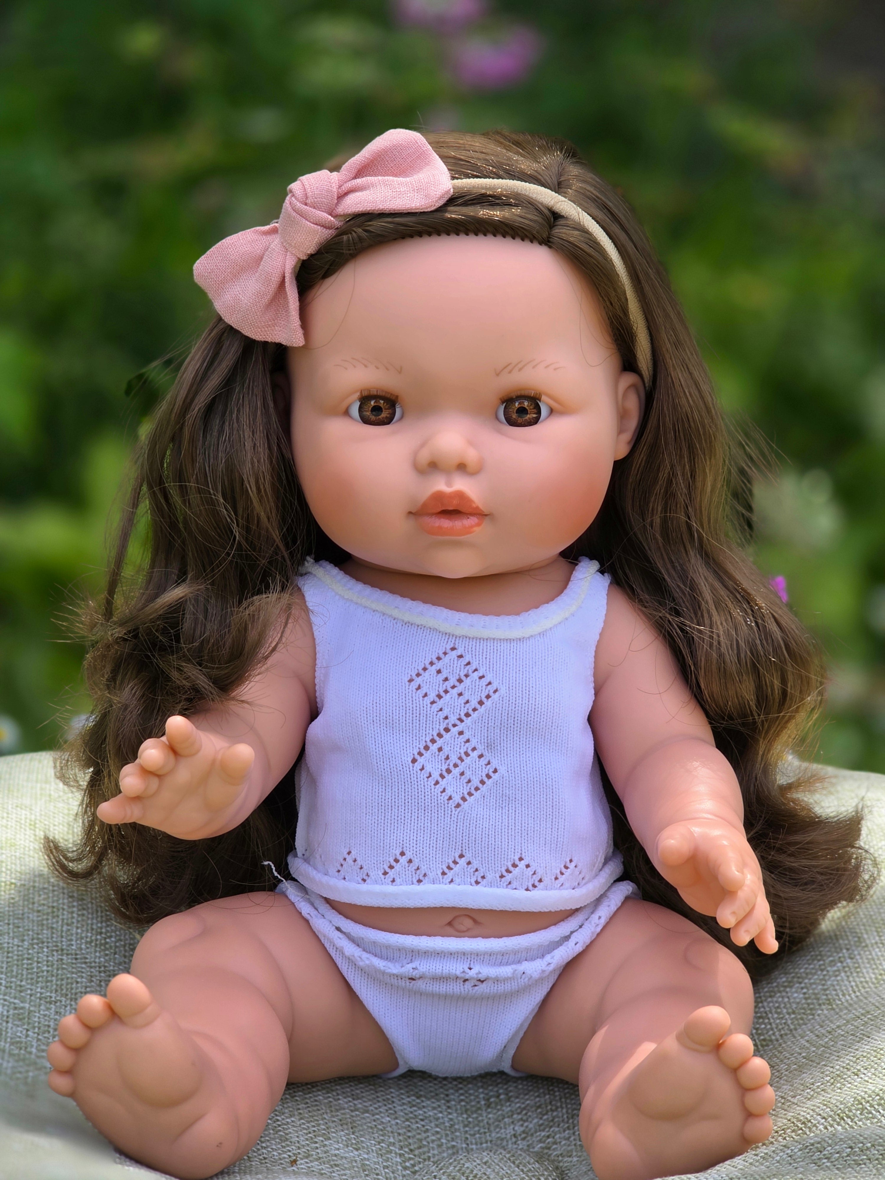 Mini Colettos, Alaska (Brunette with Brown Eyes)