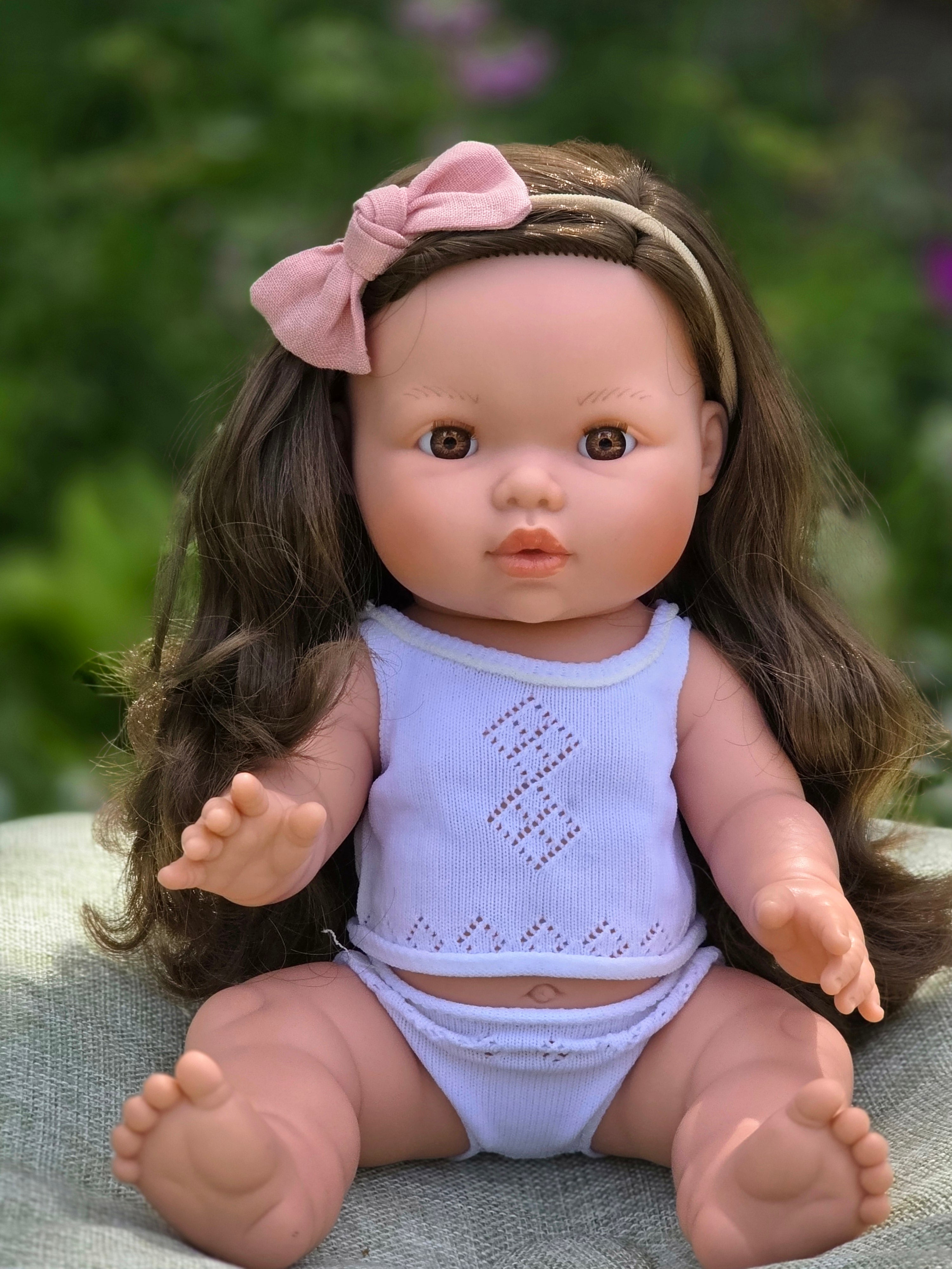 Mini Colettos, Alaska (Brunette with Brown Eyes)