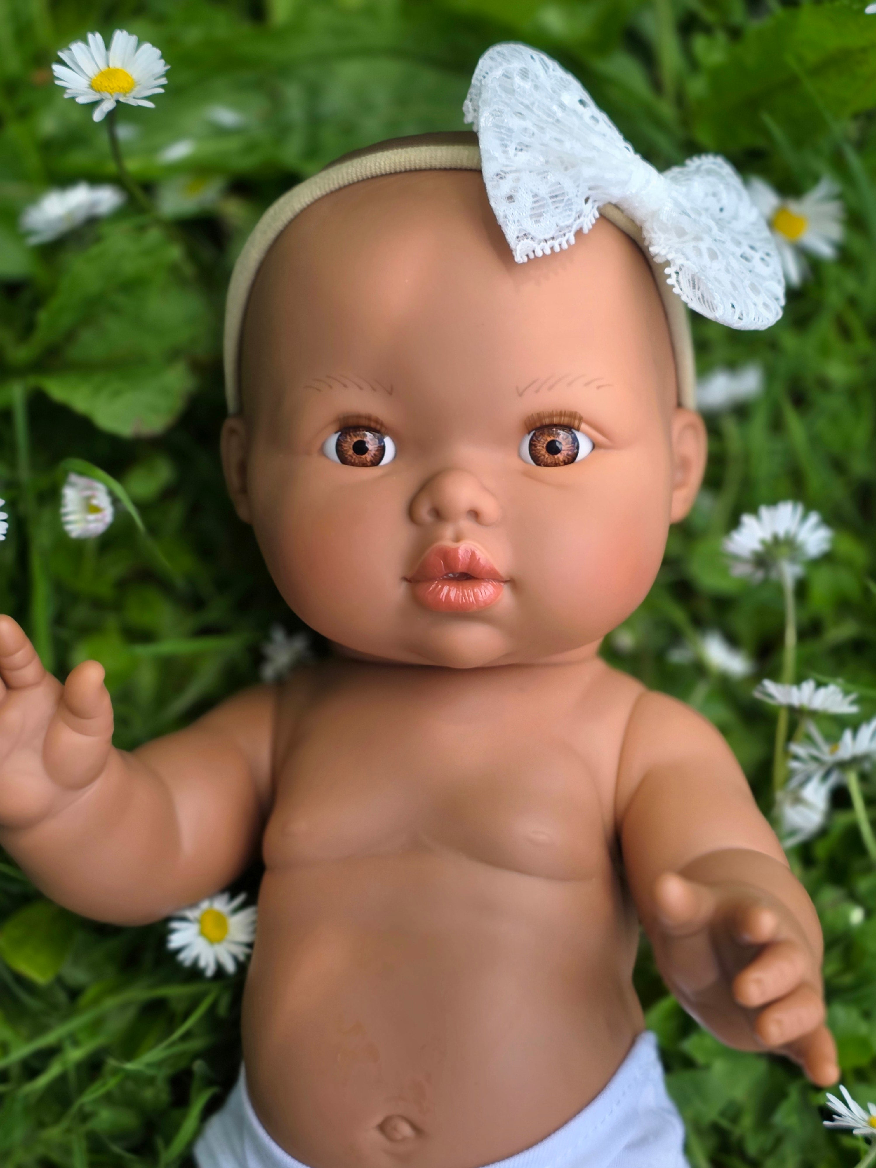 Mini Colettos, Alba (Hispanic Girl without Hair )