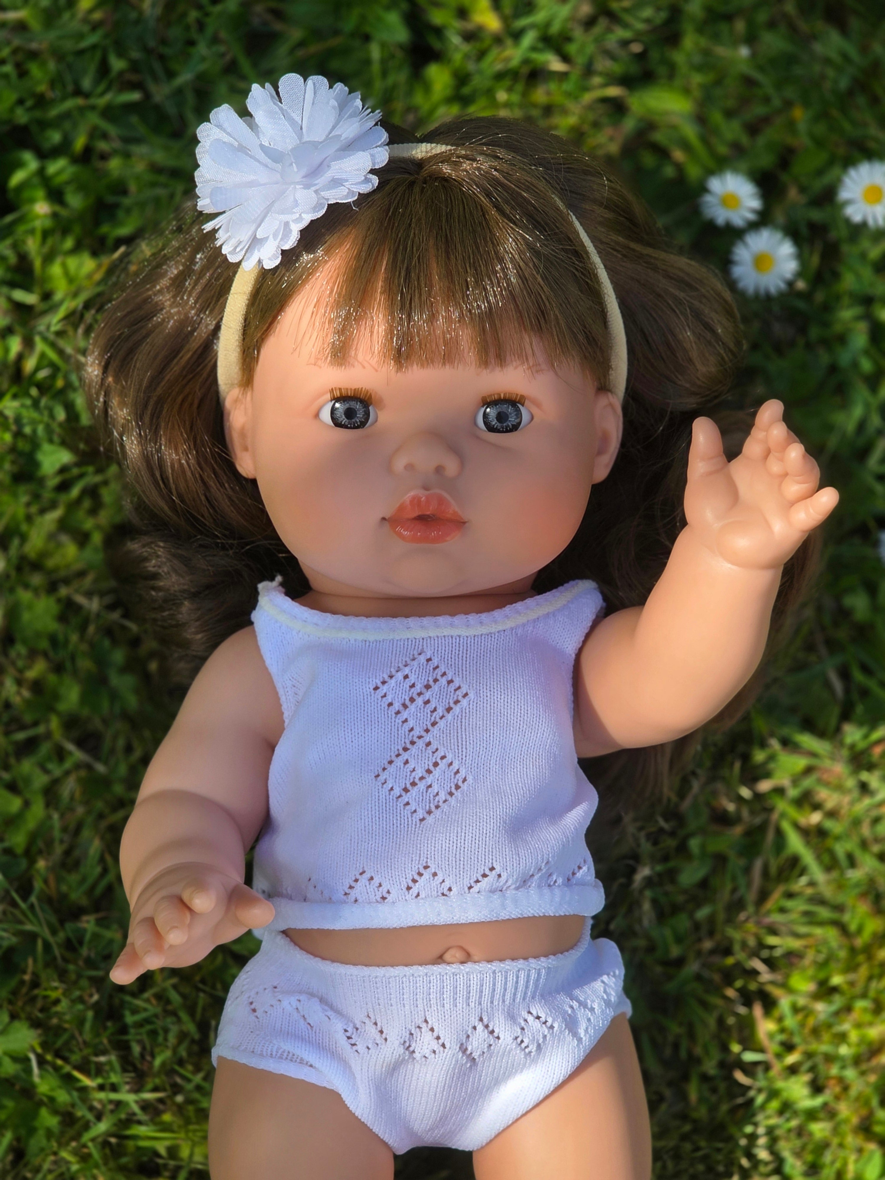 Mini Colettos, Aria (Brunette Girl Doll with Blue Eyes)