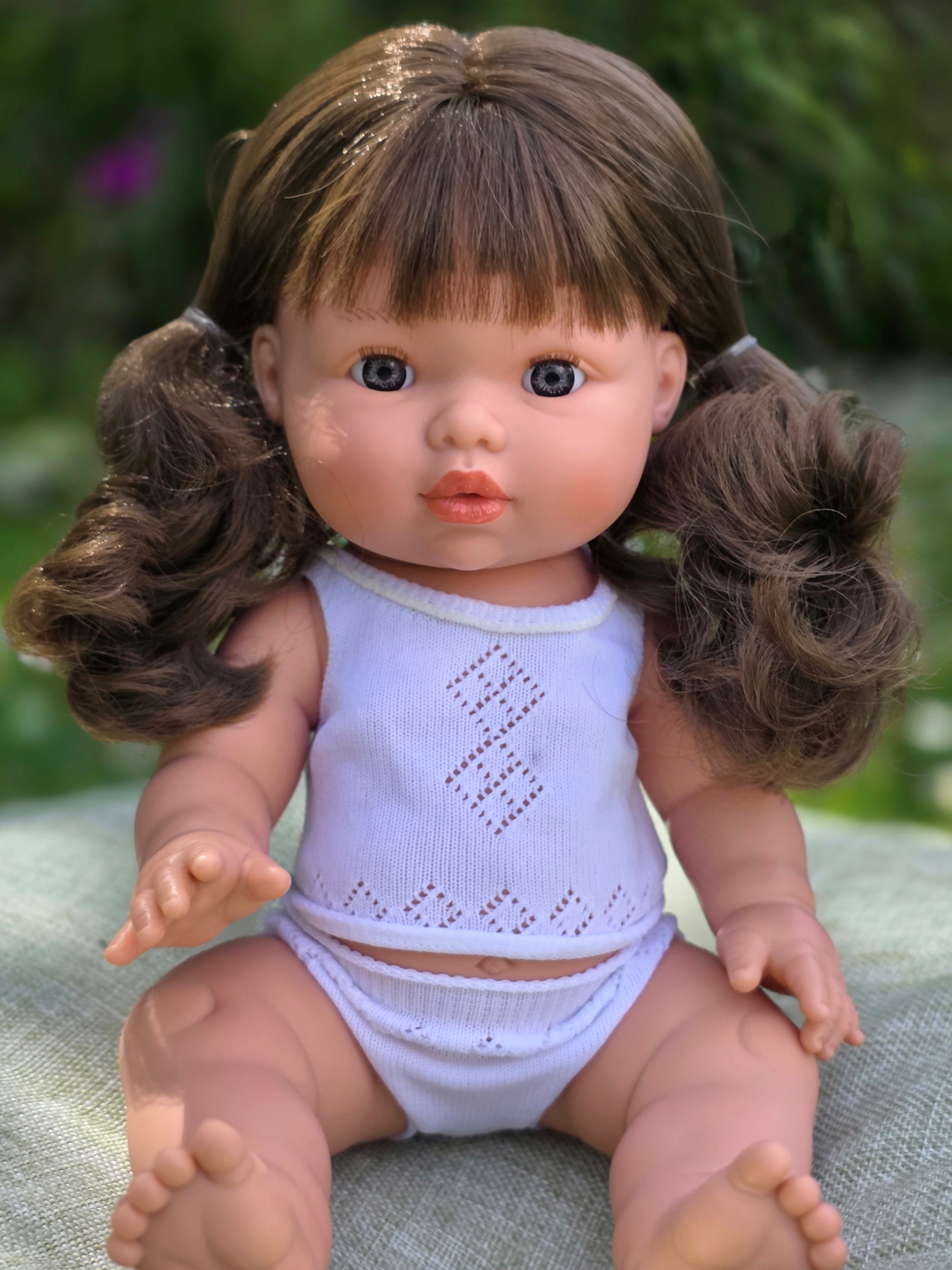 Mini Colettos, Aria (Brunette Girl Doll with Blue Eyes)