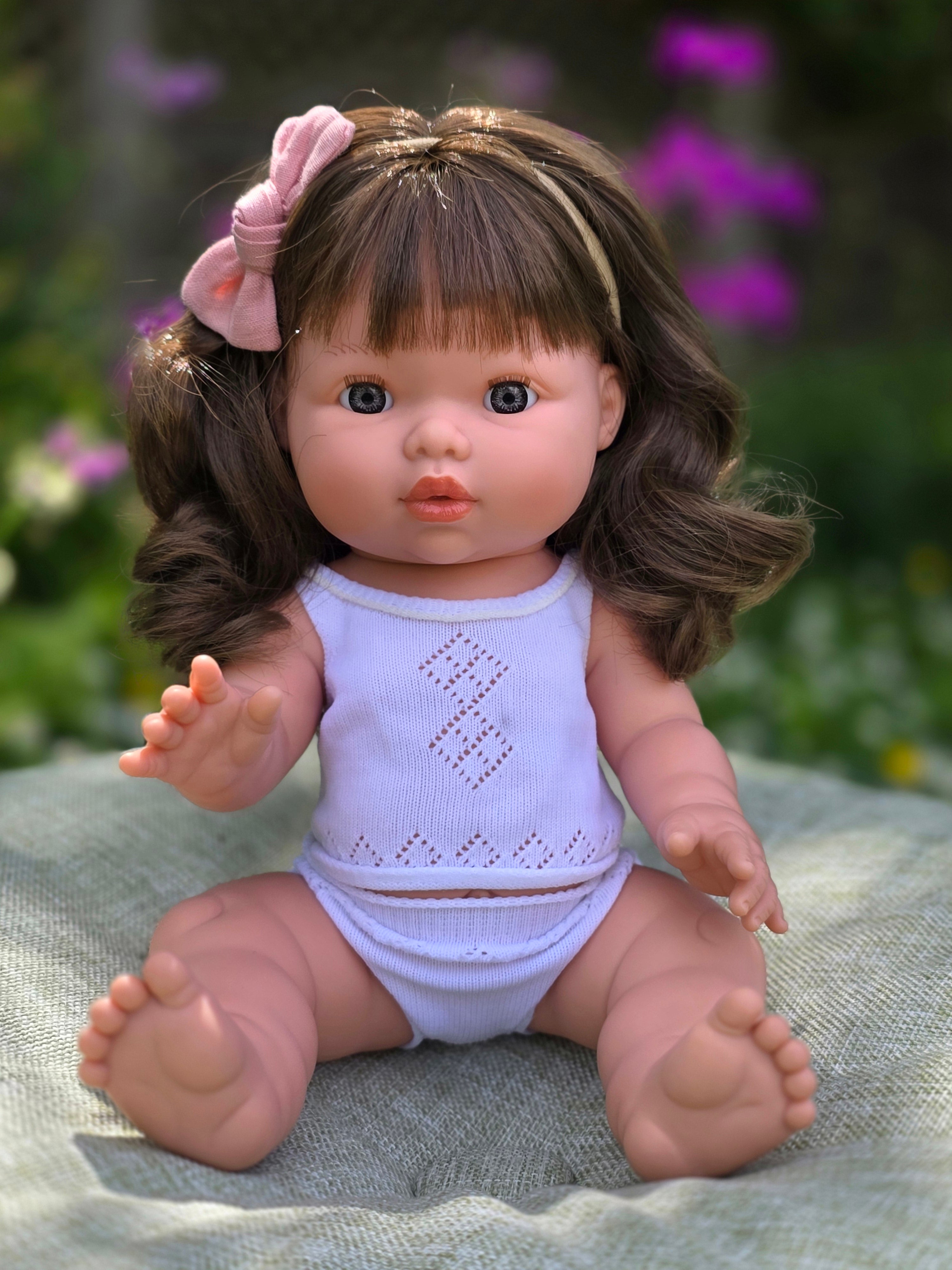 Mini Colettos, Aria (Brunette Girl Doll with Blue Eyes)
