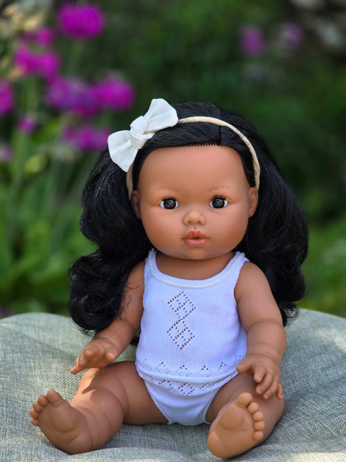 Mini Colettos, Aurora (Hispanic Girl, Black Wavy Hair and Black Eyes)