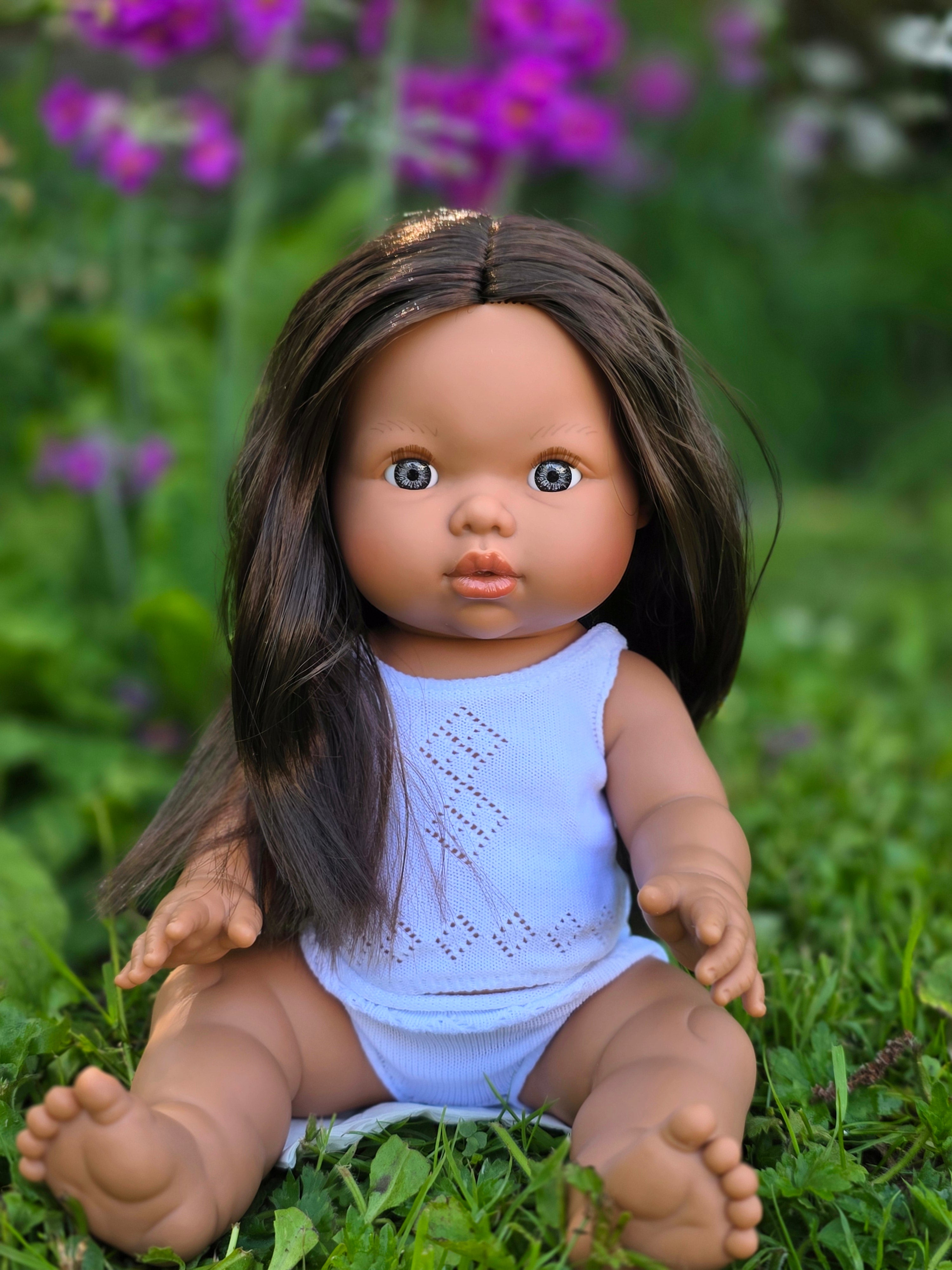 Mini Colettos, Isabel (Hispanic Girl, Brown Straight Hair and Blue Eyes)