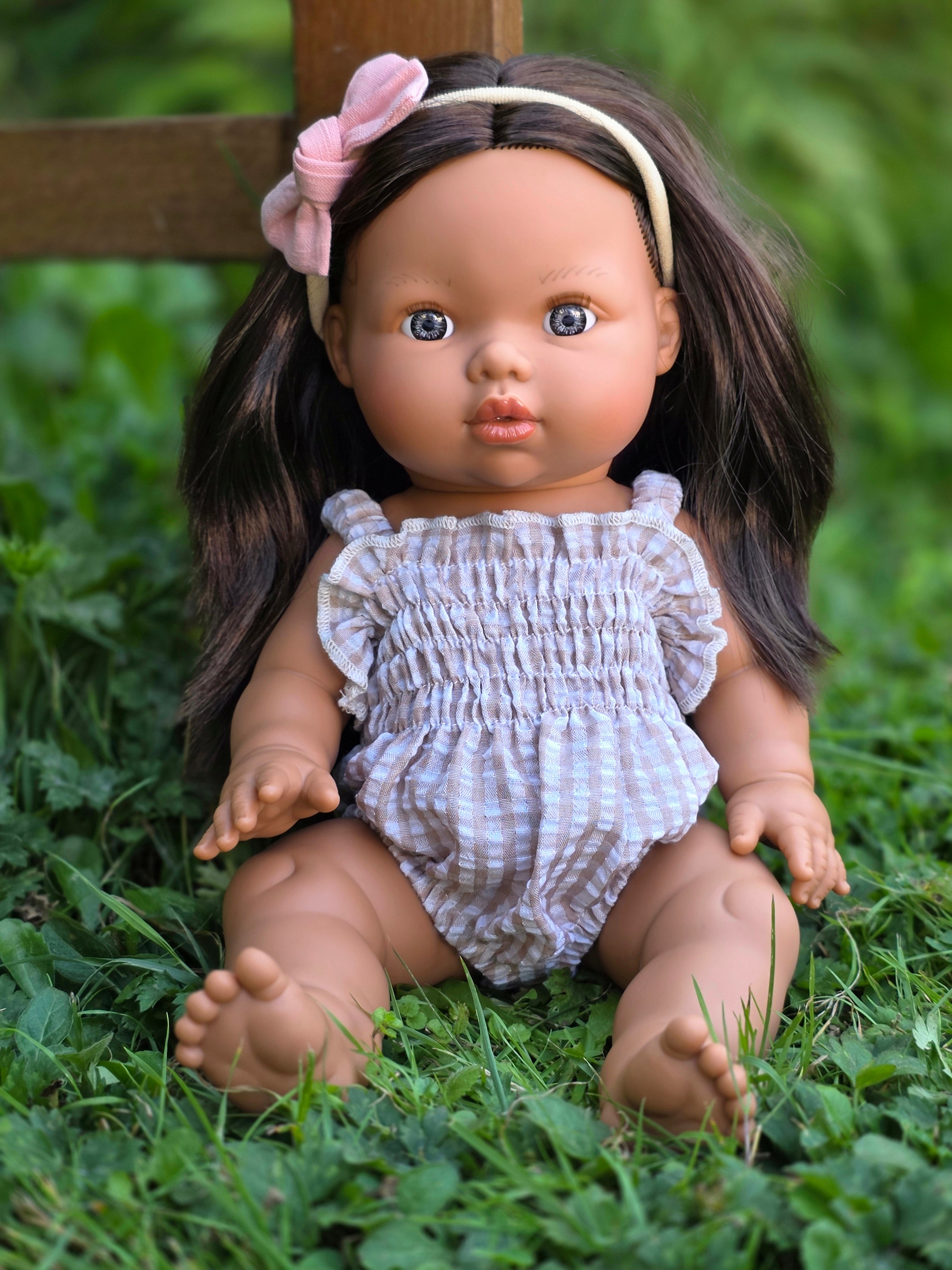 Mini Colettos, Isabel (Hispanic Girl, Brown Straight Hair and Blue Eyes)