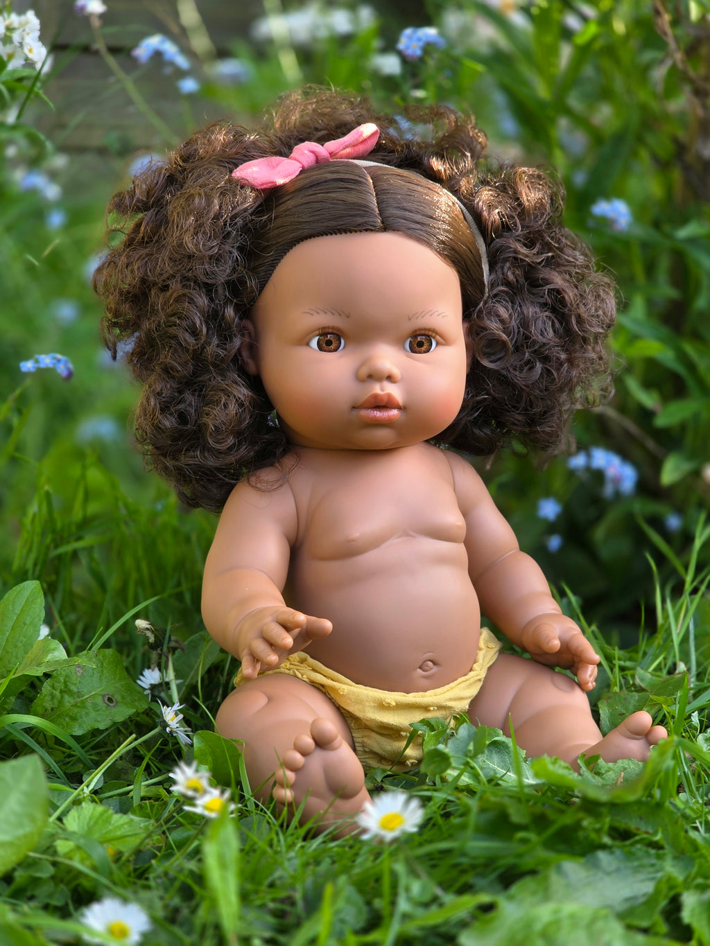 Mini Colettos, Zaara (Hispanic Girl, Brown Curly Hair and Brown Eyes)