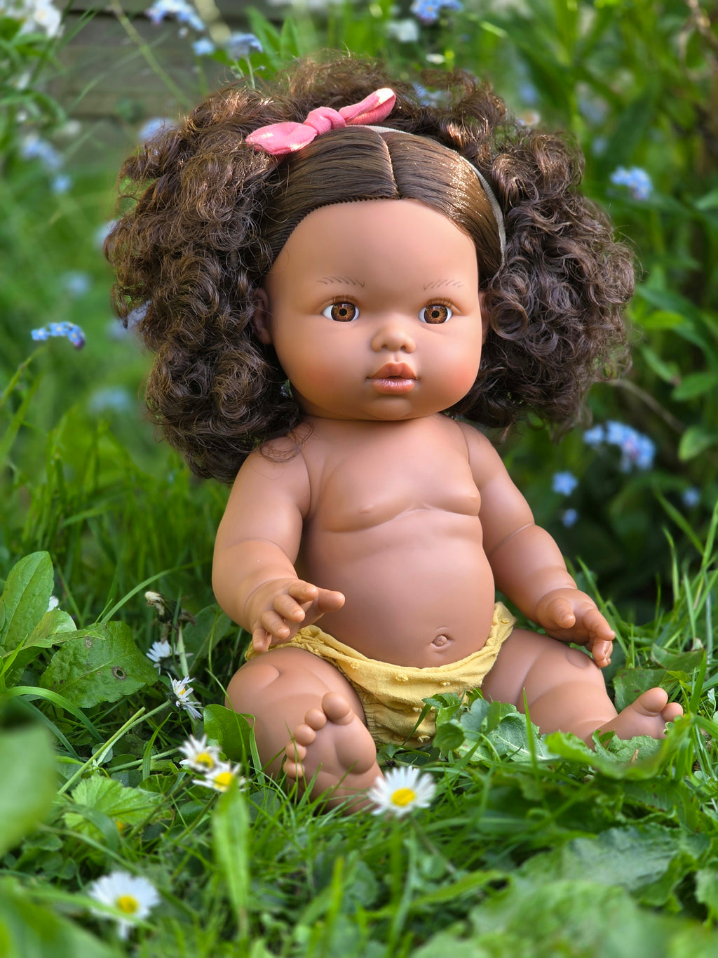 Mini Colettos, Zaara (Hispanic Girl, Brown Curly Hair and Brown Eyes)
