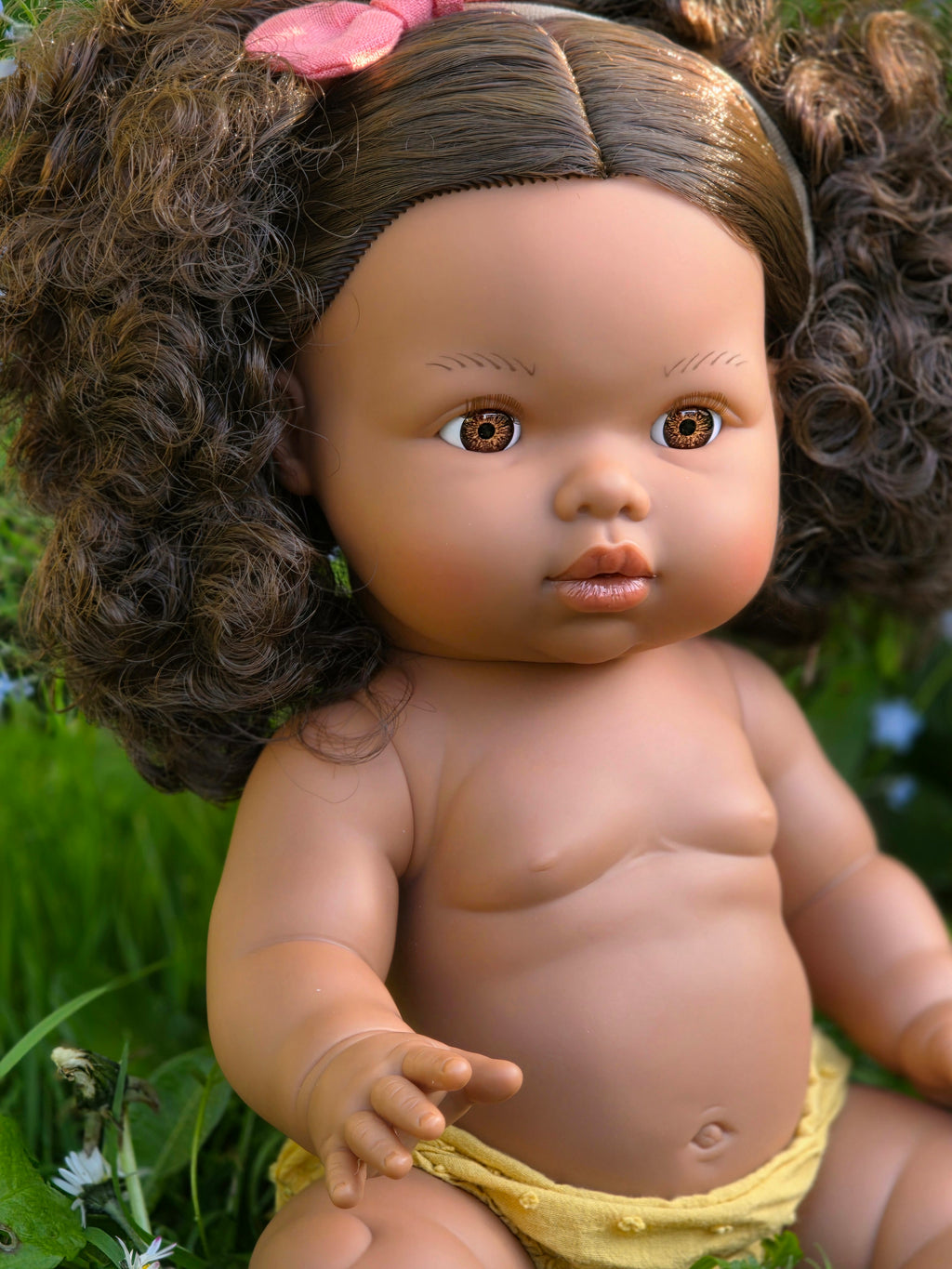 Mini Colettos, Zaara (Hispanic Girl, Brown Curly Hair and Brown Eyes)